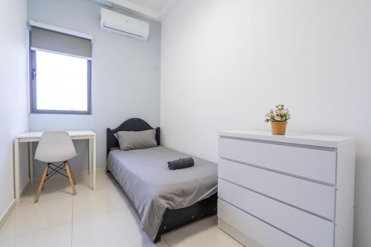 Peaceful 3-Bedroom With Pool 5 Pax - Wangsa Maju Куала-Лумпур Экстерьер фото