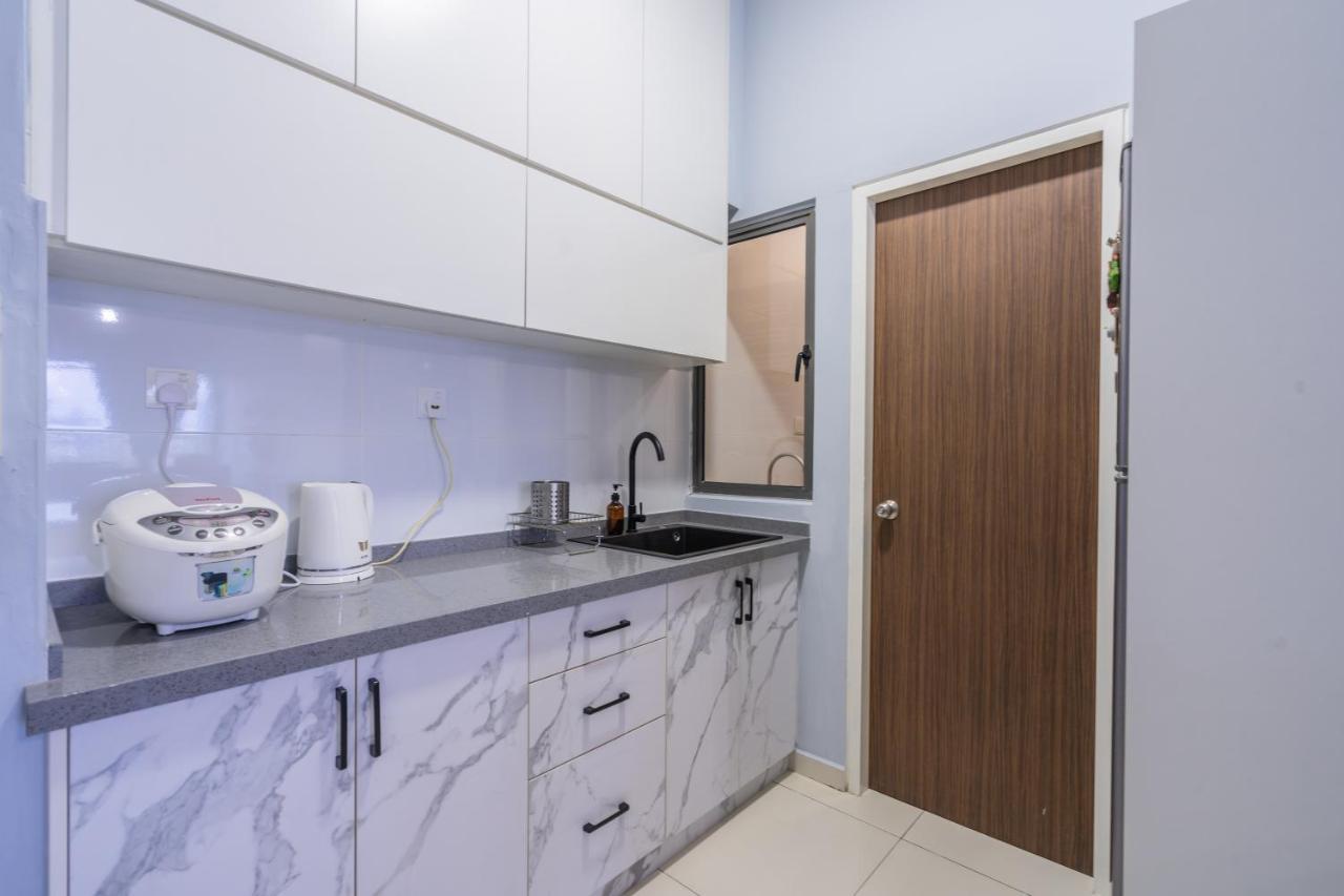 Peaceful 3-Bedroom With Pool 5 Pax - Wangsa Maju Куала-Лумпур Экстерьер фото